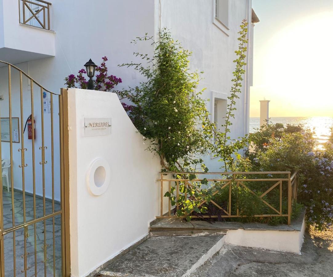 Nereides Apartments Ájos Górdios Eksteriør bilde