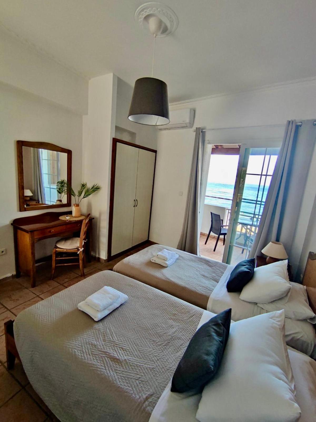 Nereides Apartments Ájos Górdios Eksteriør bilde