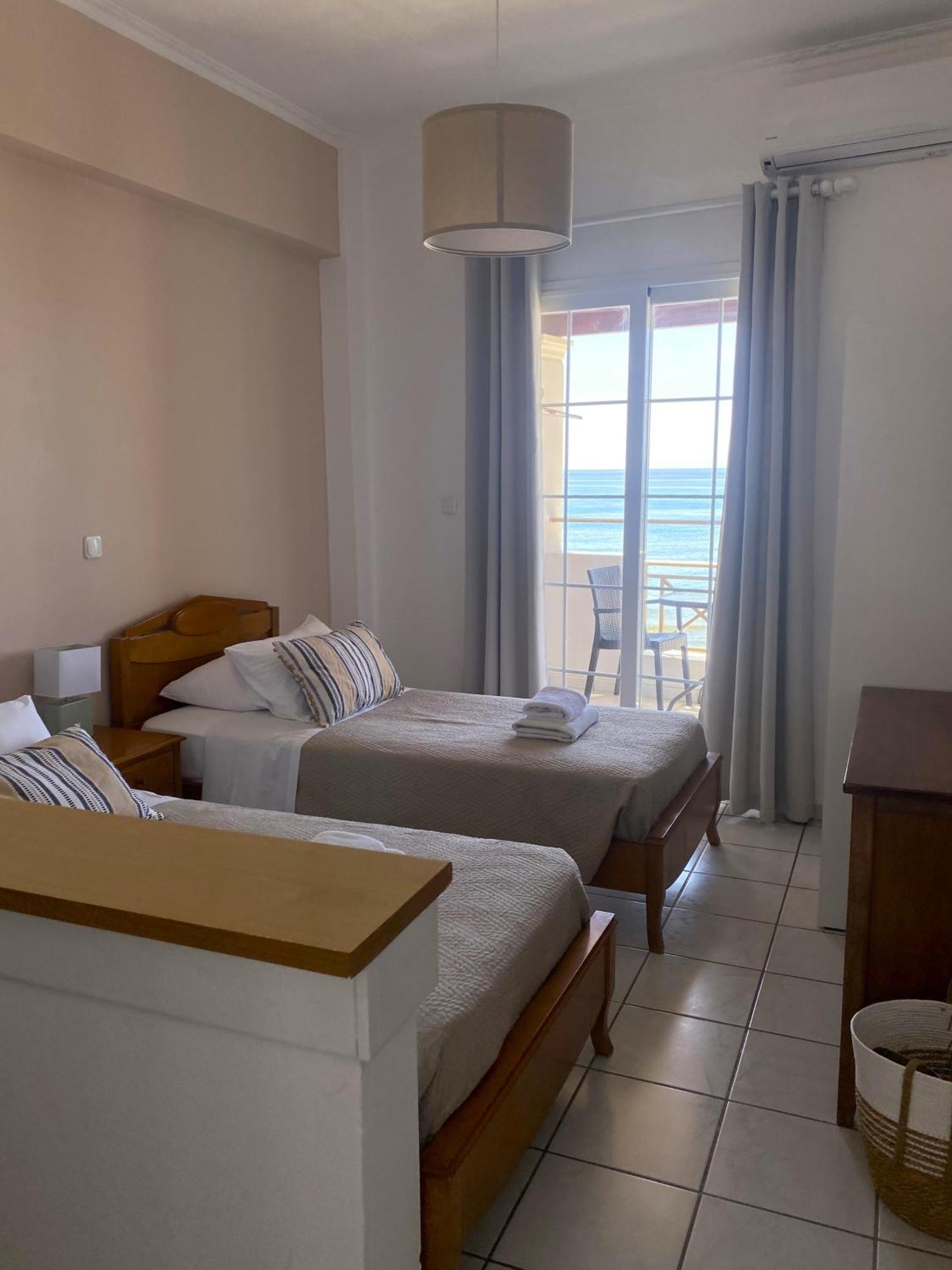 Nereides Apartments Ájos Górdios Eksteriør bilde